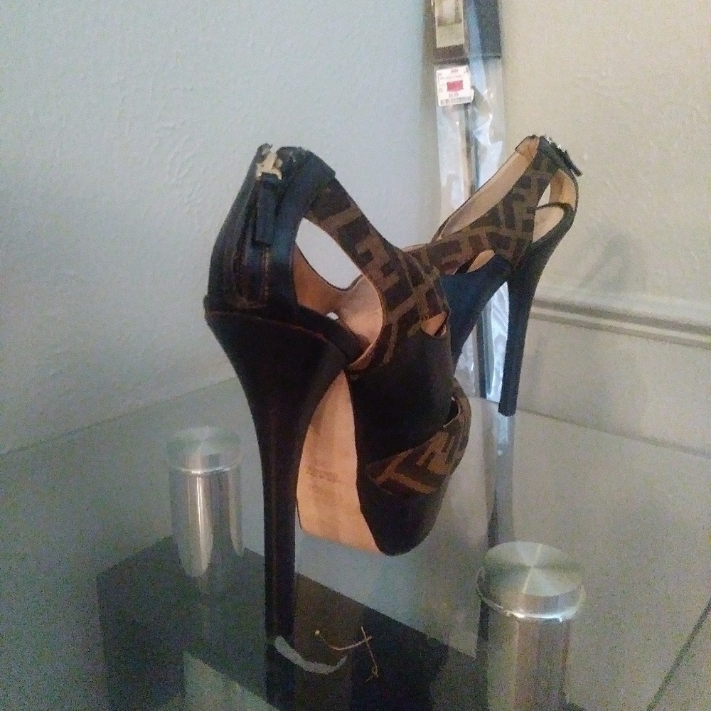Womens Rare Fendi Signature Brown Heels Size 9 - Picture 4 of 8